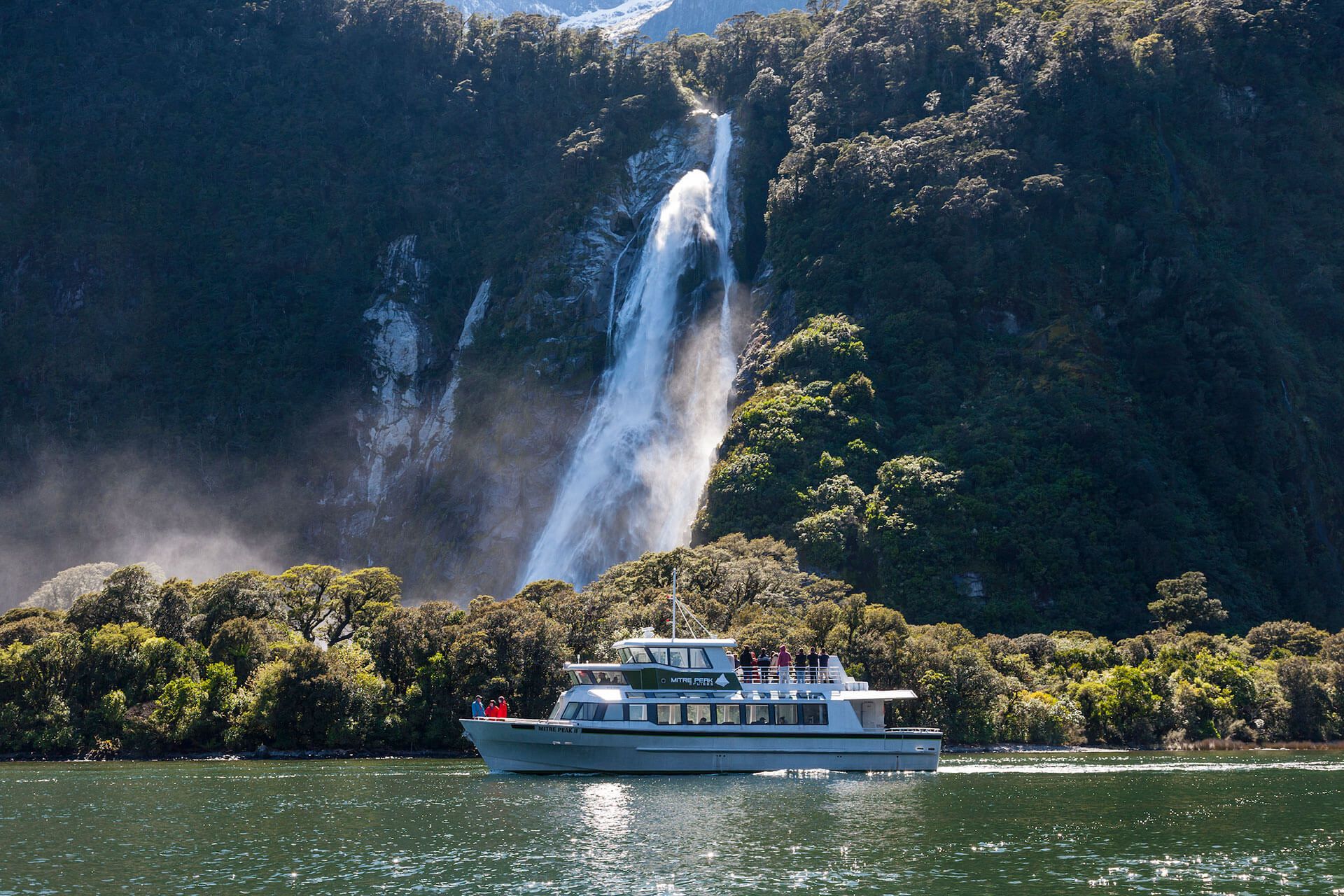 Award Winning Day Tour to Milford Sound from Queenstown